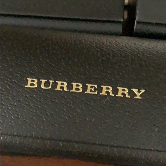 Burberry - Picture 2 of 6